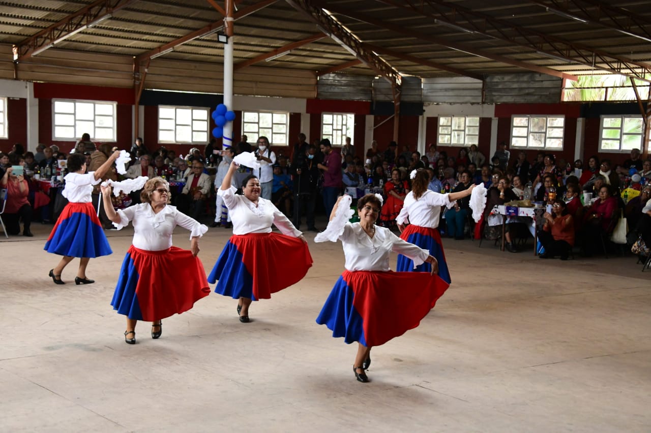 Danza adultos mayores 1.JPG